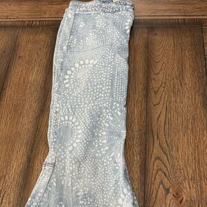 We The Free Blue and White Patterned Women Jeans